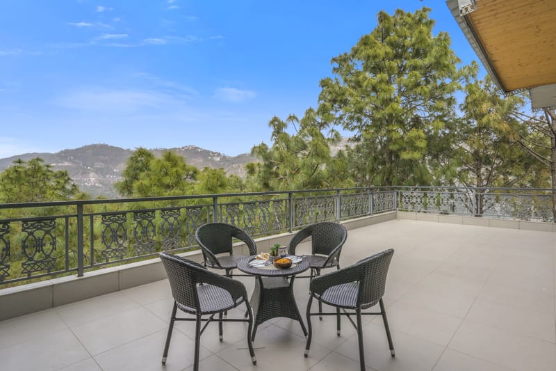 Kavya Villa | 4-BHK Pet-friendly Villa With Lounge, Game Zone, Sit-Out Areas & Panoramic Views in Kasauli Hills – photo 13