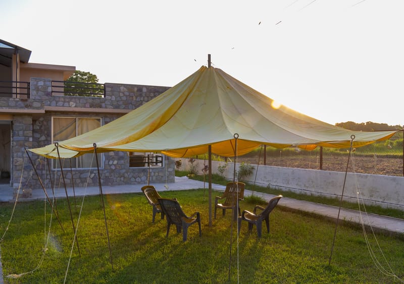 Dhela Jungle Retreat Pebble | Pet- Friendly Suite in a Mini Resort with Shared Pool Near Jhirna Safari Zone  – photo 6