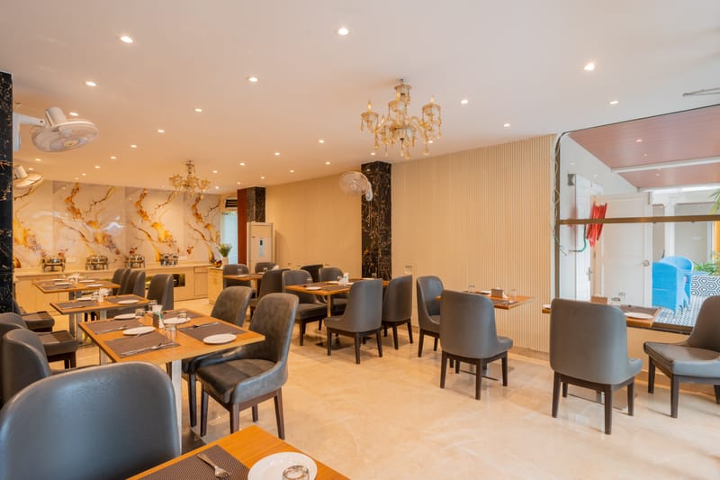 Emperor Ozran Elite Room With A Balcony & A Bathtub | Premium Retreat With Shared Pool, Restro & Bar | Near Famous Beaches – photo 24