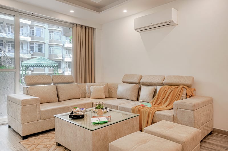 Pinnacle | Hilltop 3-BHK Apartment with Picturesque Balcony & Scenic Views  – photo 4