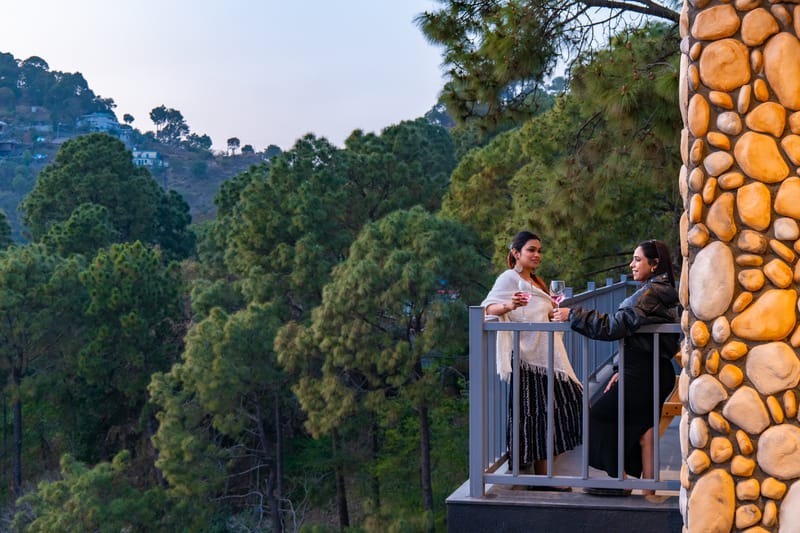 The Retreat Villa | 4-BHK Hillside Retreat with Indoor Pool, Jacuzzis | Near Kasauli Hill Station – photo 41