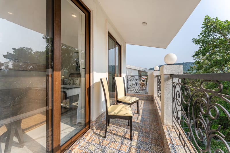 Villa Casa Del Mundo | Luxe Pet-friendly 4-BHK Villa With Pvt Pool, Bar, Lift & Scenic Hill Vistas  – photo 42