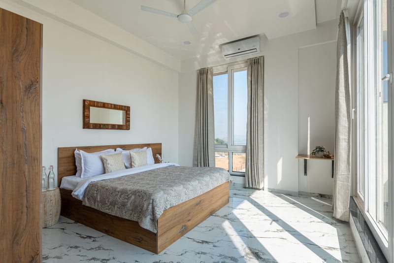 White House | 4-BHK Villa With panoramic Hill Views, Glass Room, Outdoor Pool & Dam nearby – photo 18