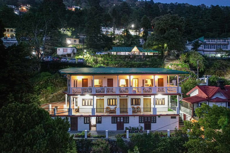 Headingly Suites | Lake-Facing 2-Room Retreat Just Above Mall Road – photo 24