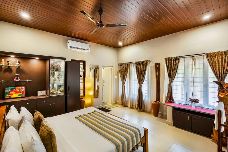 Twisted Tree | 1-Room Suite Pet-Friendly Suite with Shared Pool, Bar & Restaurant – photo 26