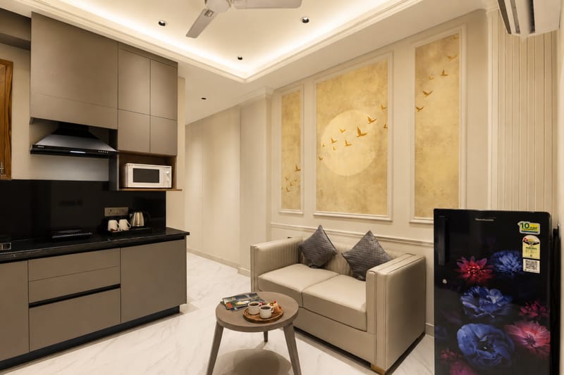 Luxora |1-BHK with Balcony & Views, Restro, Lift, Gym & Conference Room | 1 km from Millennium City Centre /HUDA – photo 4