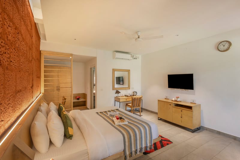 Avocado Cottages Executive Room | Pet-friendly Stay With Private Patio & Common Garden Amid Avocado & Coffee Estate Plantation – photo 15