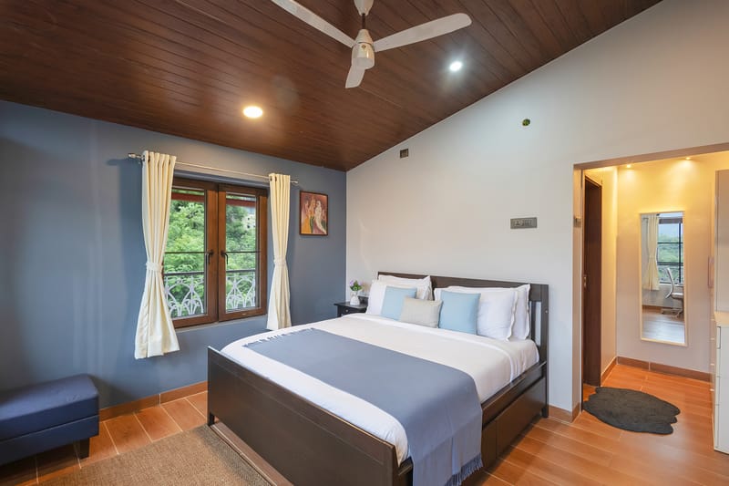 Sreelakam Villa | 4-BHK Hillside Hideaway With Pvt Pool, Terrace Lounge, Sit-Out Areas & 360 Hill Views Near Sahyadri The Waterfall – photo 16