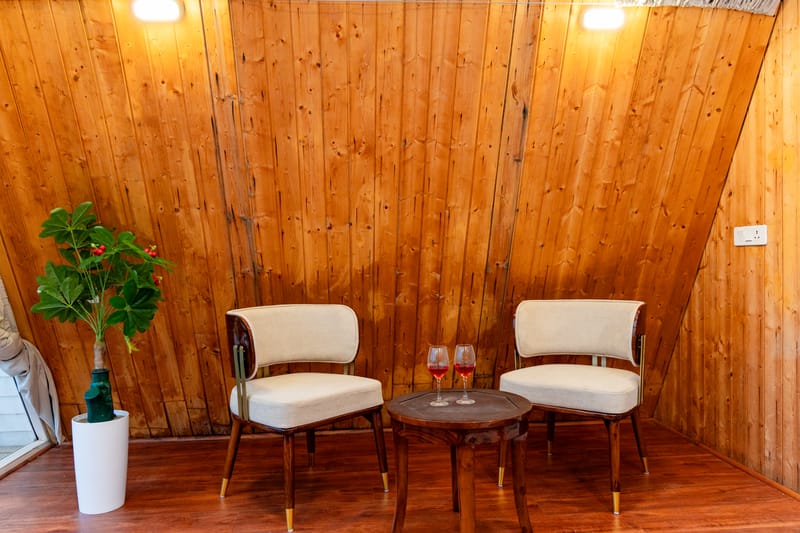 Malik Farms | Countryside Wooden Cottage on 2 Acre Estate with Shared Pool, Garden & Restaurant – photo 11