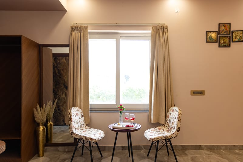 Gold Palm Granola | Elegant Room in a Serene Resort with Shared Pool, Dining, & Garden | Near Popular Tourist Attractions – photo 10