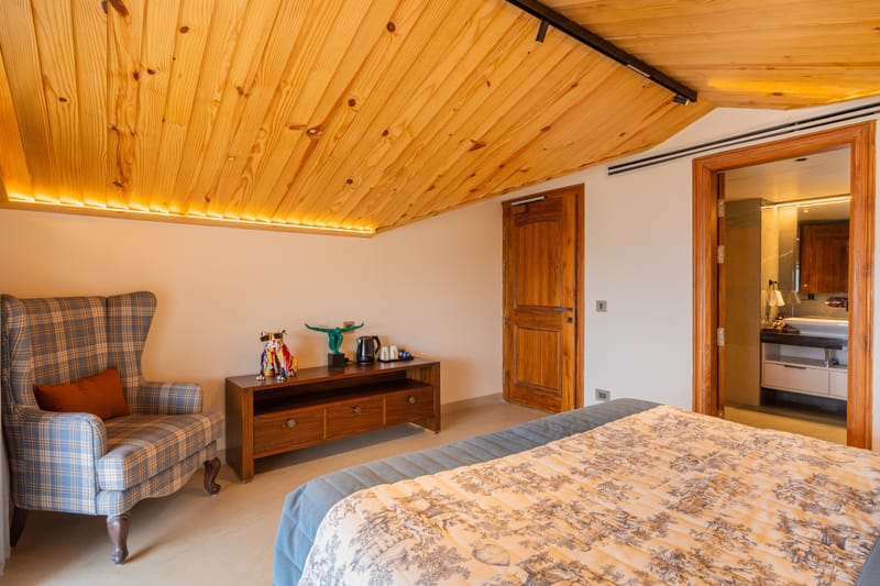 The Royce Rose | Hillside Luxe 4-BHK Villa With Private Pool, Steam Room, Jacuzzi & 360° Hill Views – photo 51