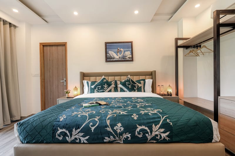 Pinnacle | Hilltop 3-BHK Apartment with Picturesque Balcony & Scenic Views  – photo 29