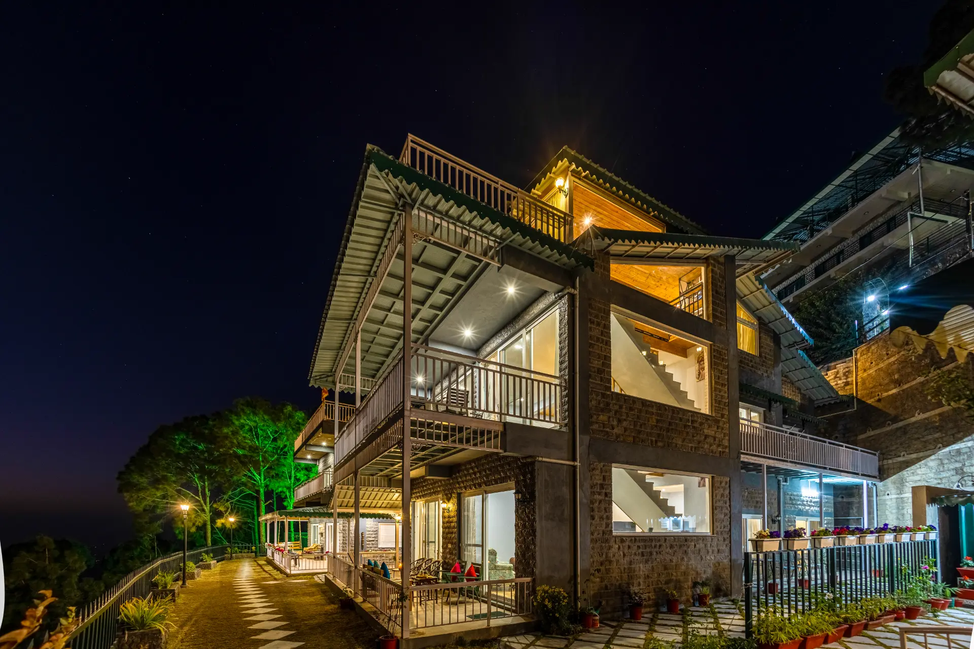 Alpenglow | Pet-friendly 3-BHK Hillside Villa With Garden & Scenic views