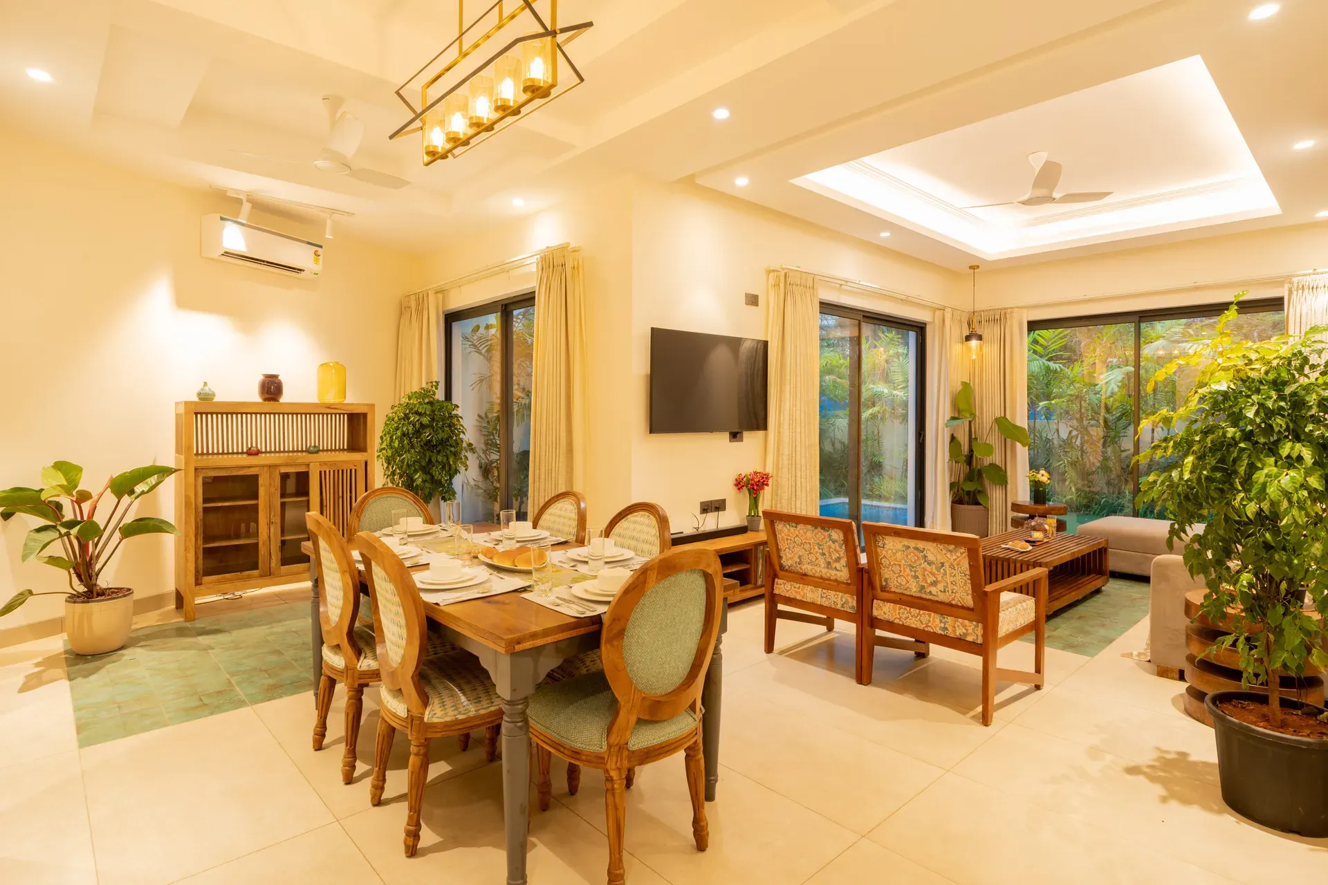 Laguna Quest | 4-BHK | Pvt Pool & Garden | Bar