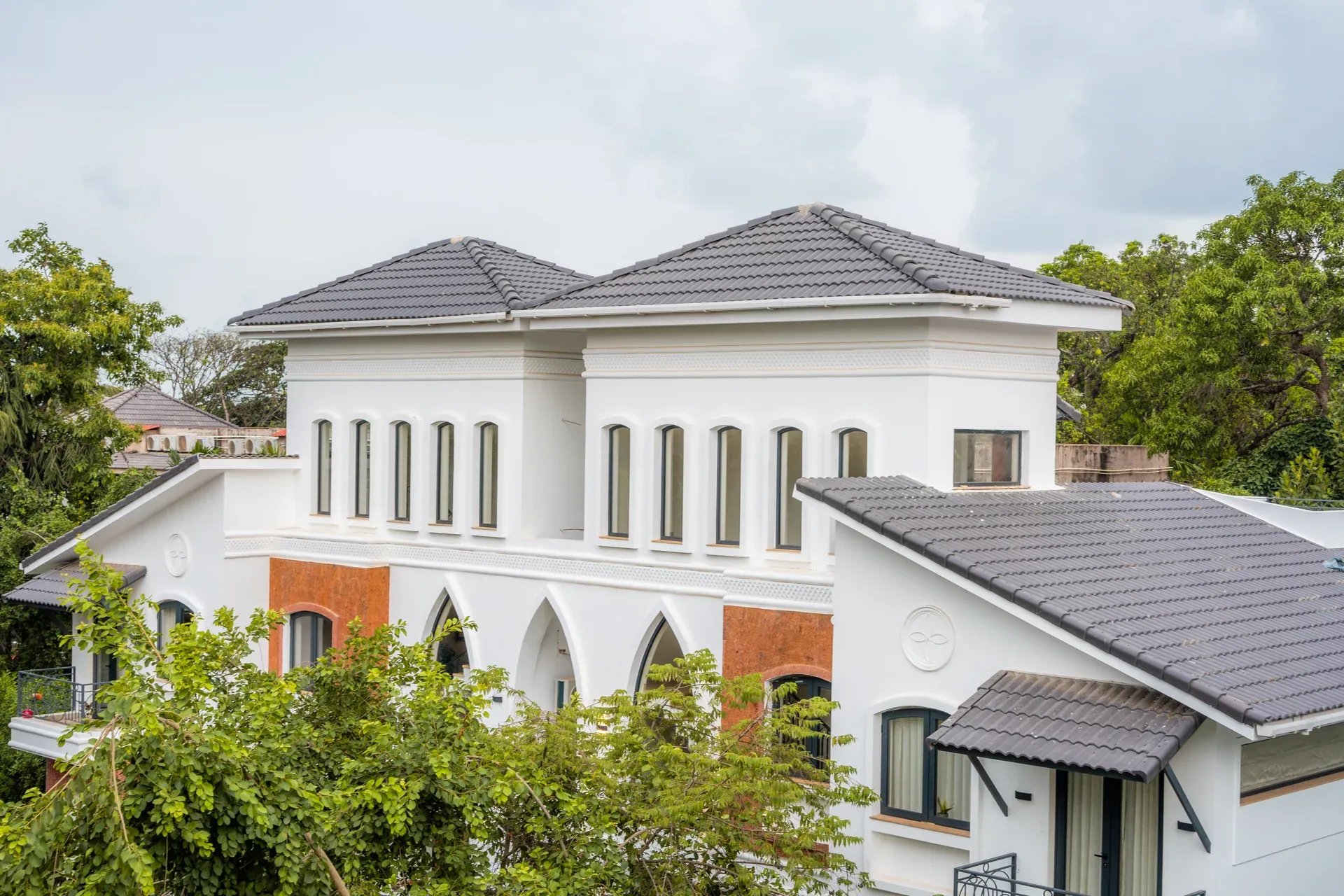 Laguna Pulse | Luxe Pet-friendly 4-BHK Retreat With Private Pool, Garden & Bar