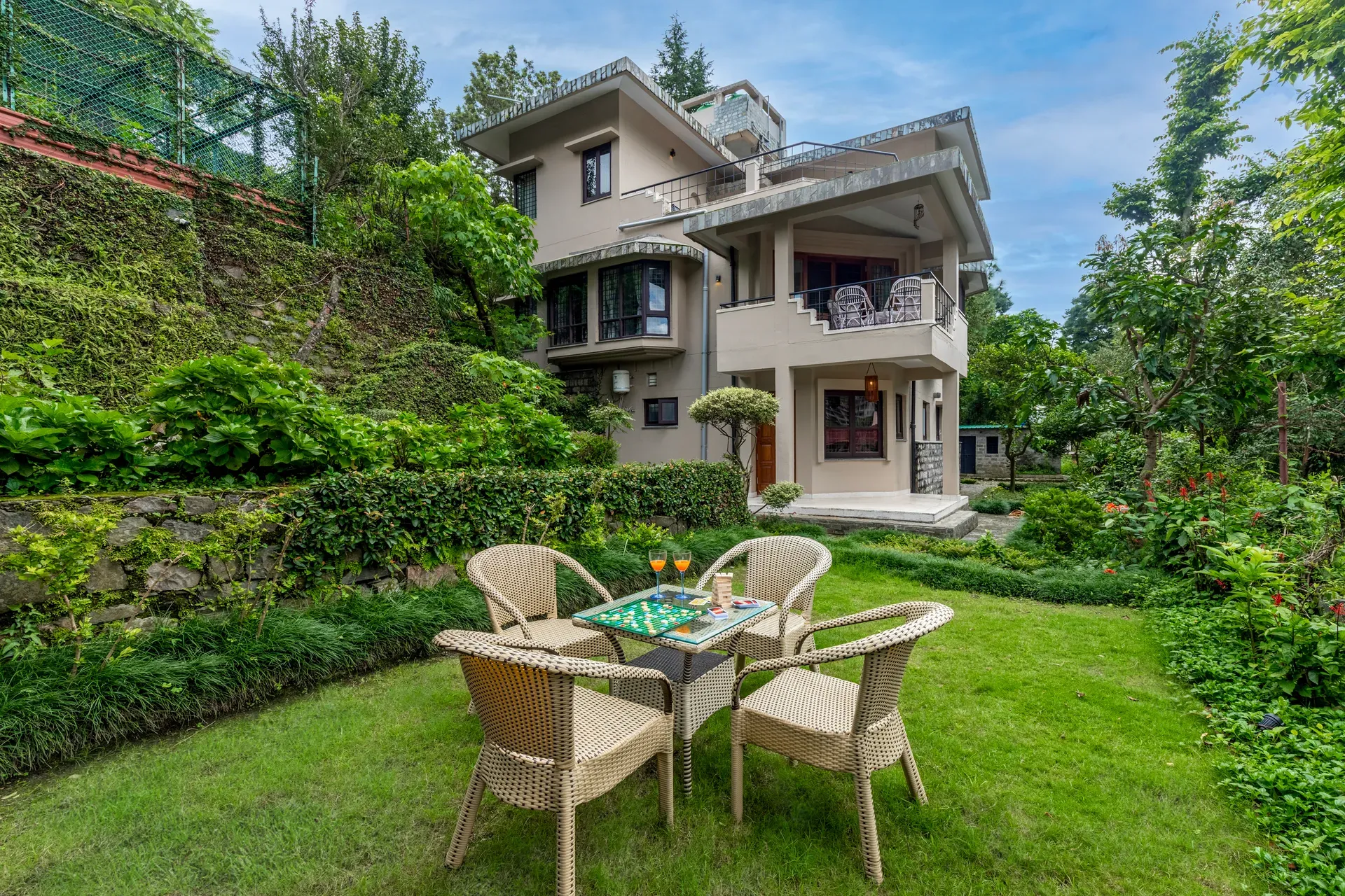 Irayna | 4-BHK | Garden & Lake View | Studio Room - Image 3