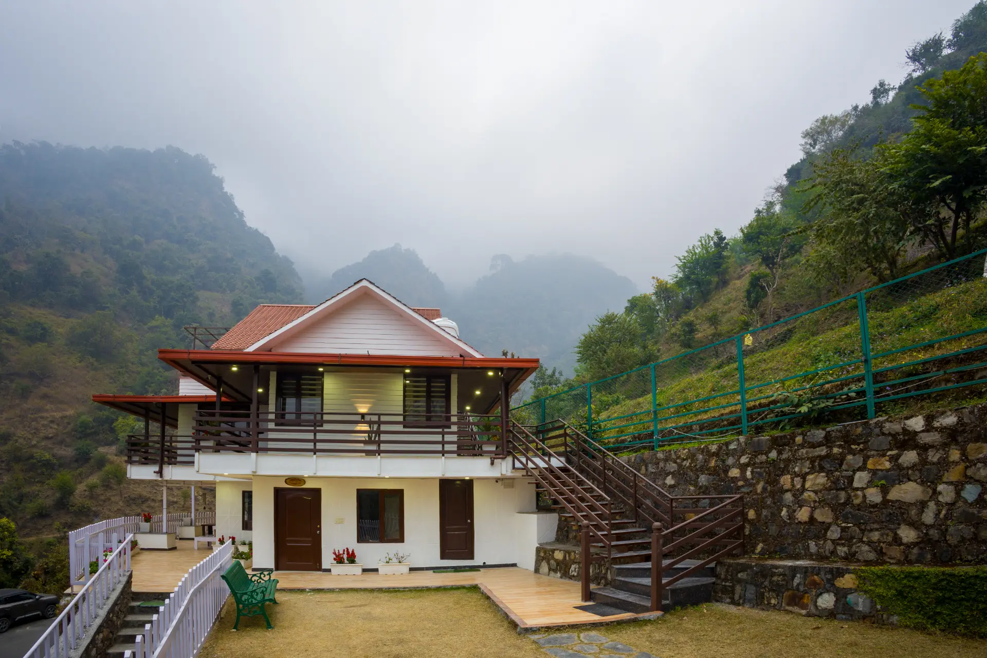 Madhuram Villa | Pet-Friendly 5-BHK Hillside Retreat With Garden & Balcony - Image 2