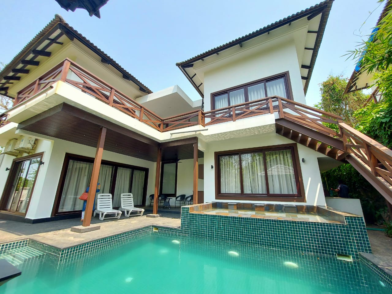 Indah | 4-BHK | Pvt Pool, Garden & Gazebo | Ent Room - Image 2