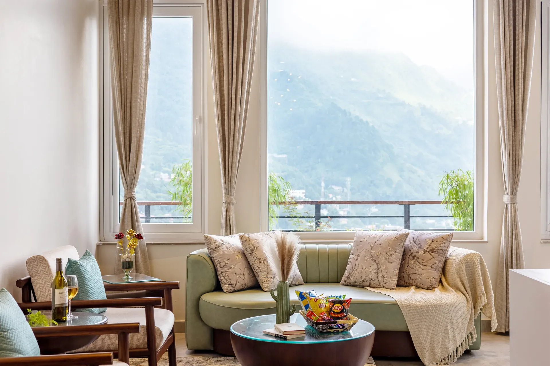 Antarmann Casa Mirage | 3-BHK | Terrace | Lake View - Image 2