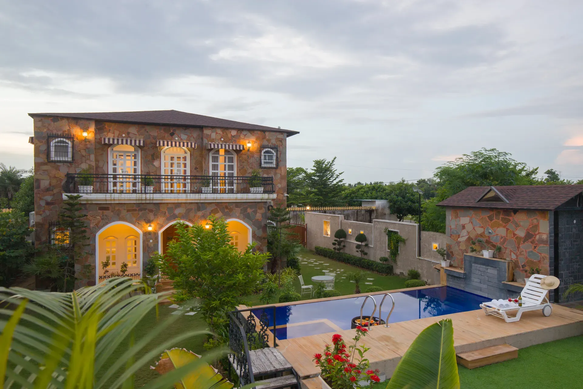 Oakwood Villa | 3-BHK | Pvt Pool | Lush Garden | Party Hall - Image 2