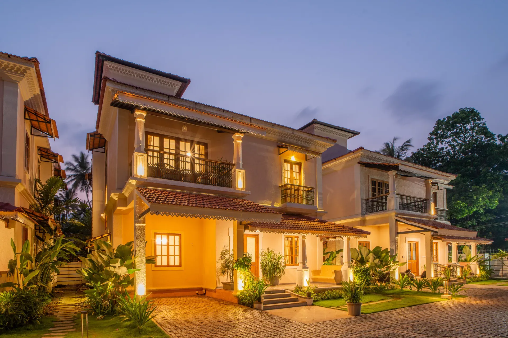 Lumin | 4-BHK | Pvt Pool | Garden | Bar