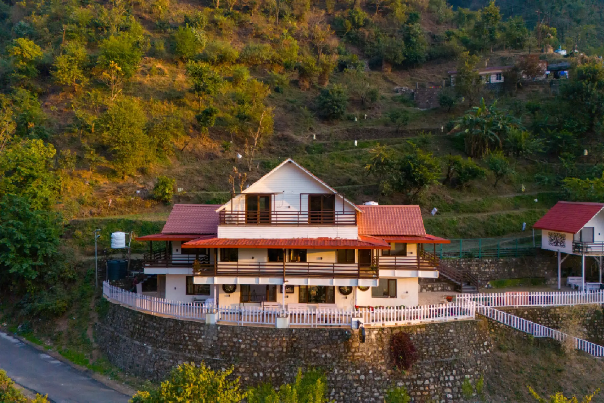 Madhuram Villa | Pet-Friendly 5-BHK Hillside Retreat With Garden & Balcony