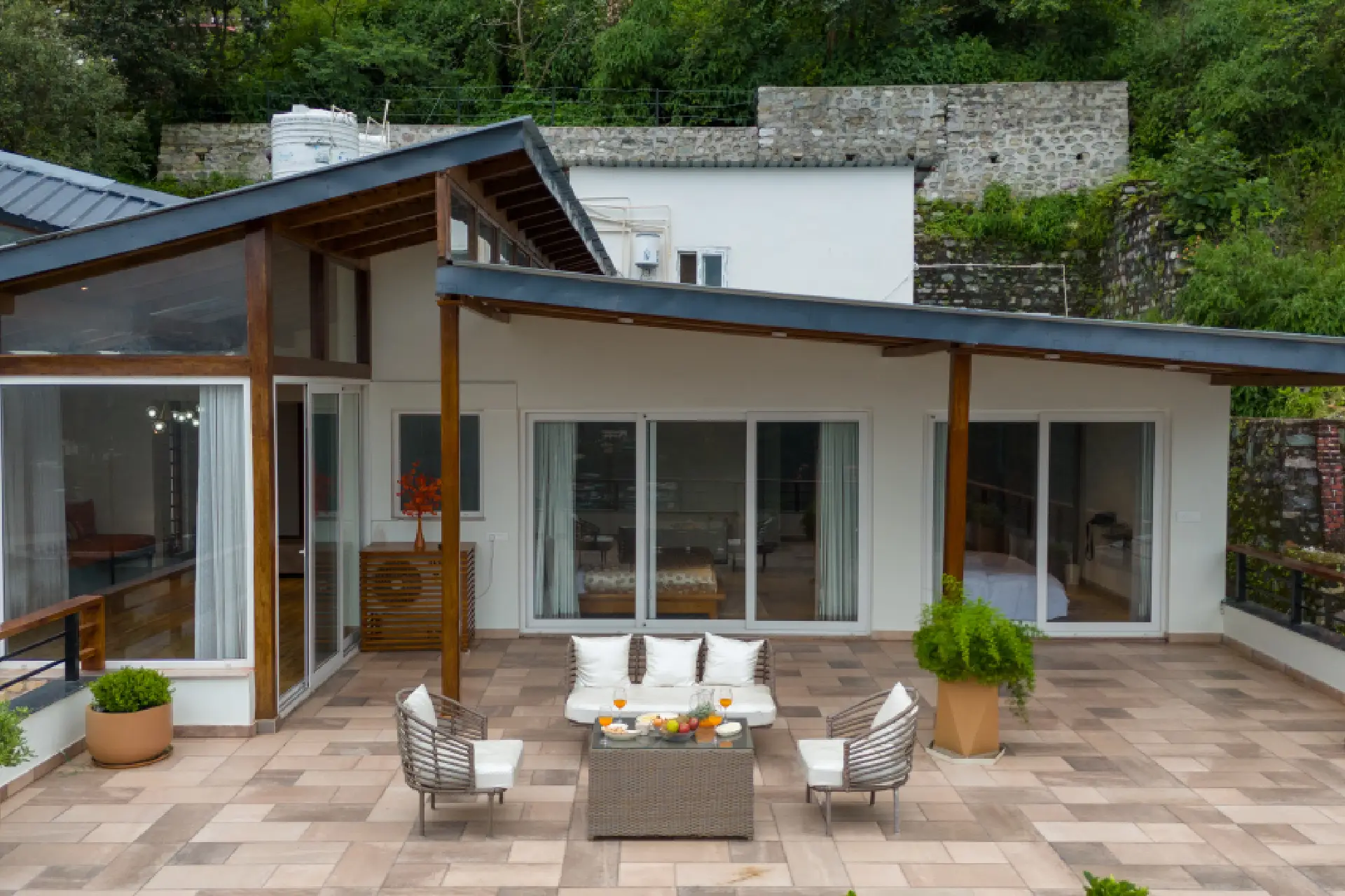 Antarmann Casa Nova | 4-BHK | Terrace | Balcony | Lake View - Image 3