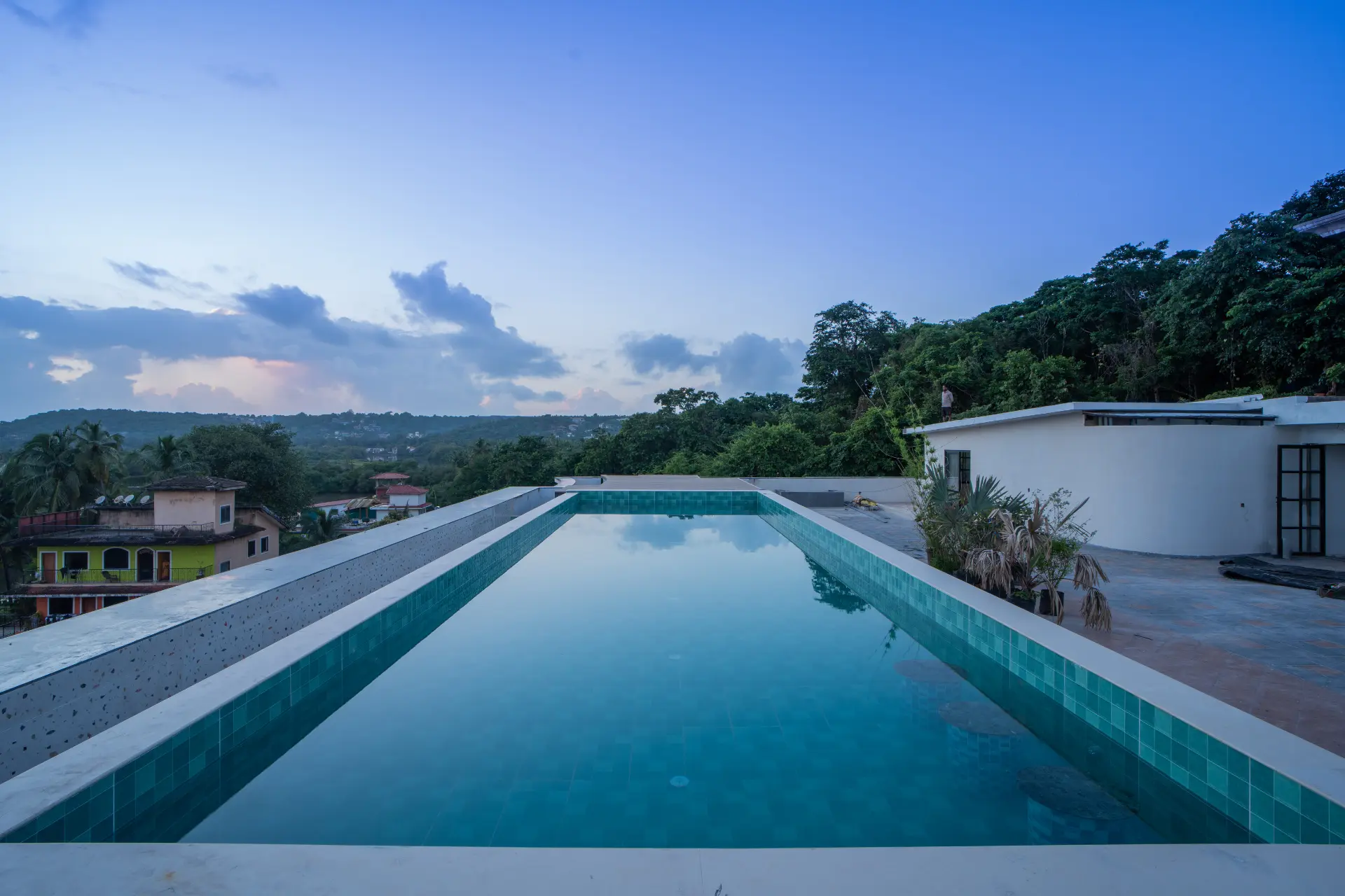 Kamerios Maris | 1-BHK | Jacuzzi | Common Rooftop Pool | Lift - Image 3