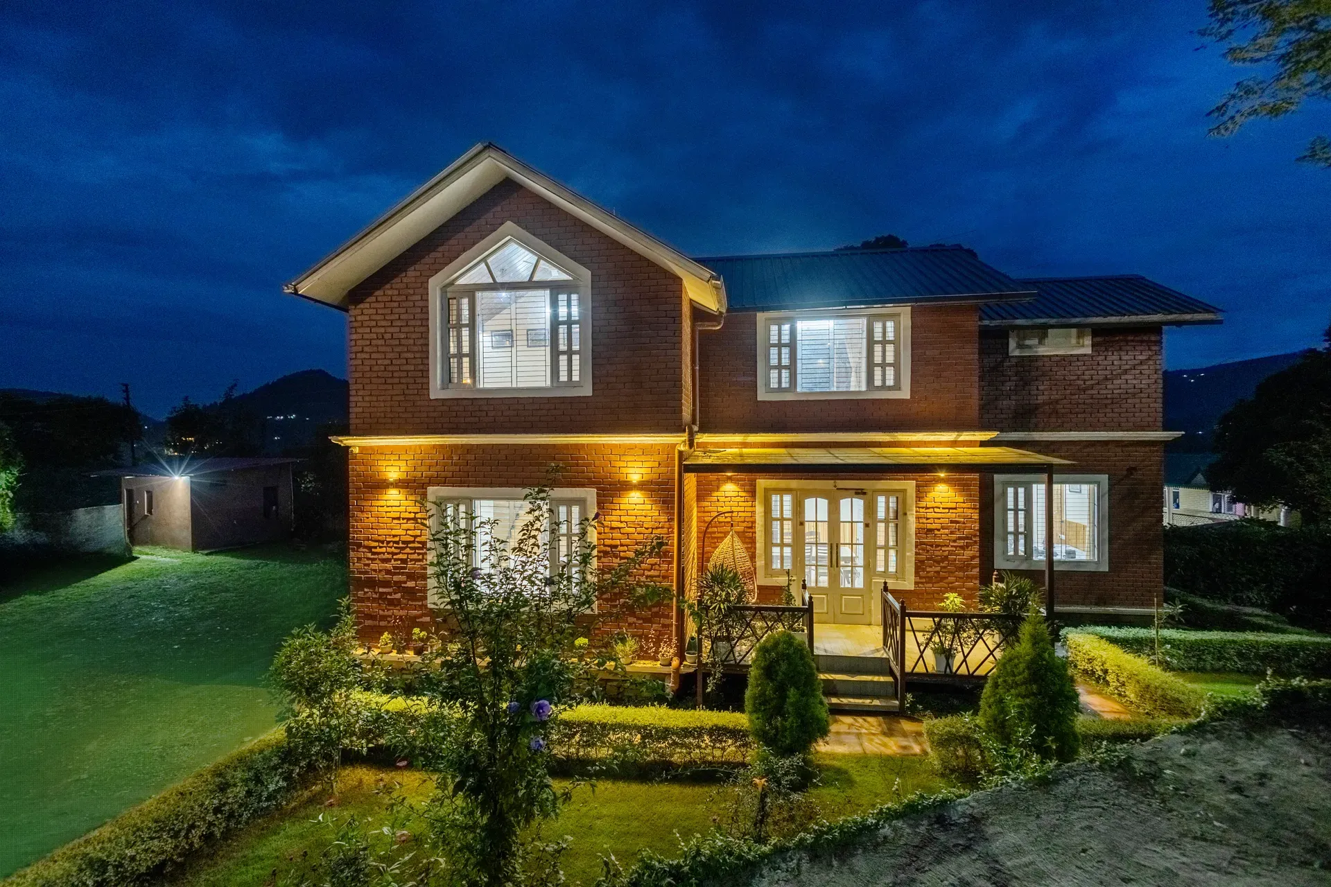 Ahilya | Pet-friendly 3-BHK Villa Near Bhimtal Lake With Garden & Balcony