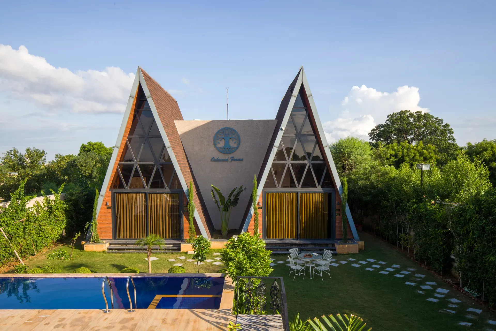 Oakwood Mansion | 7-BHK | 2 Cottages |1 Villa | Pvt Pools & Lush Garden | Party Halls - Image 2