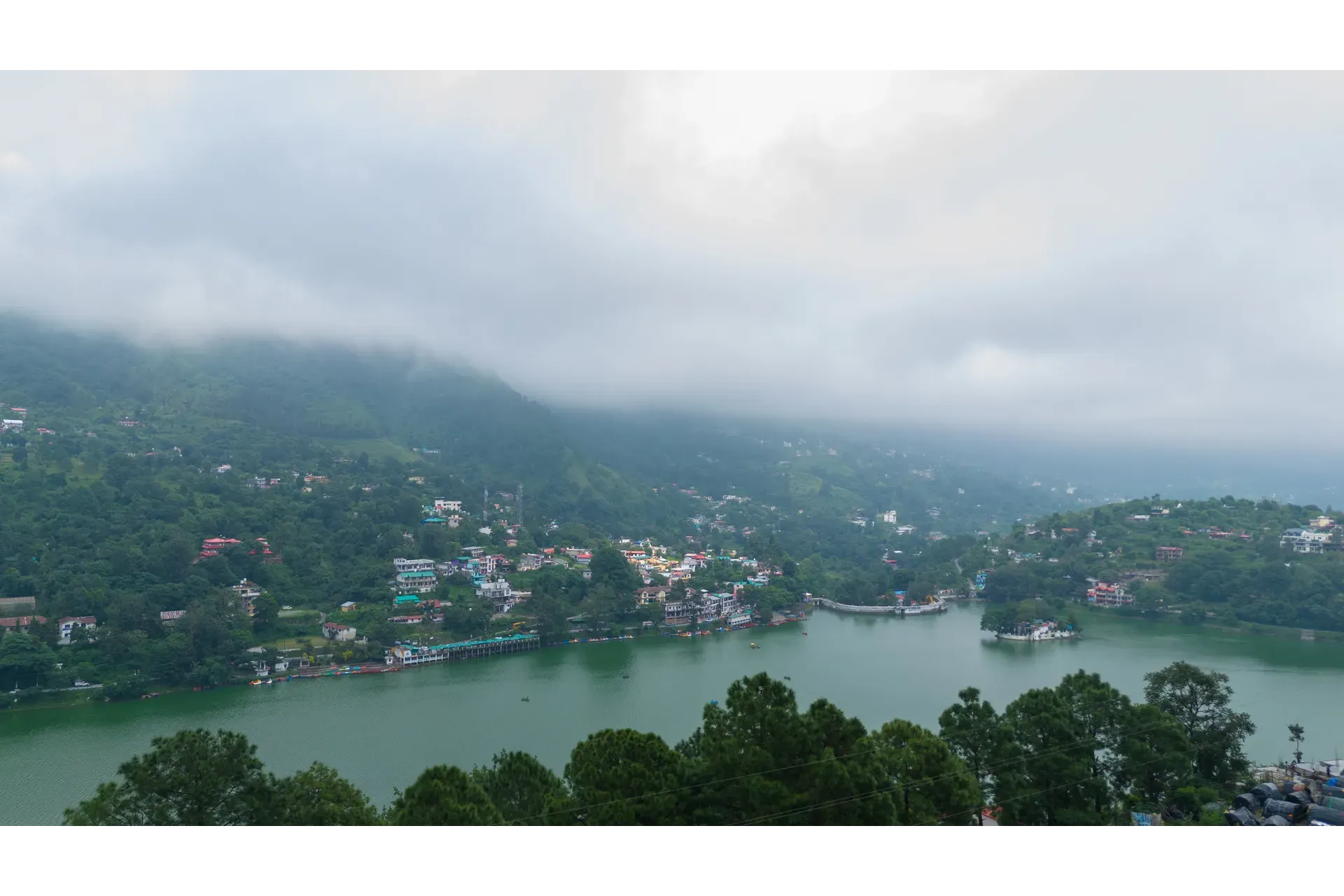 Antarmann Casa Mirage | 3-BHK | Terrace | Lake View - Image 3