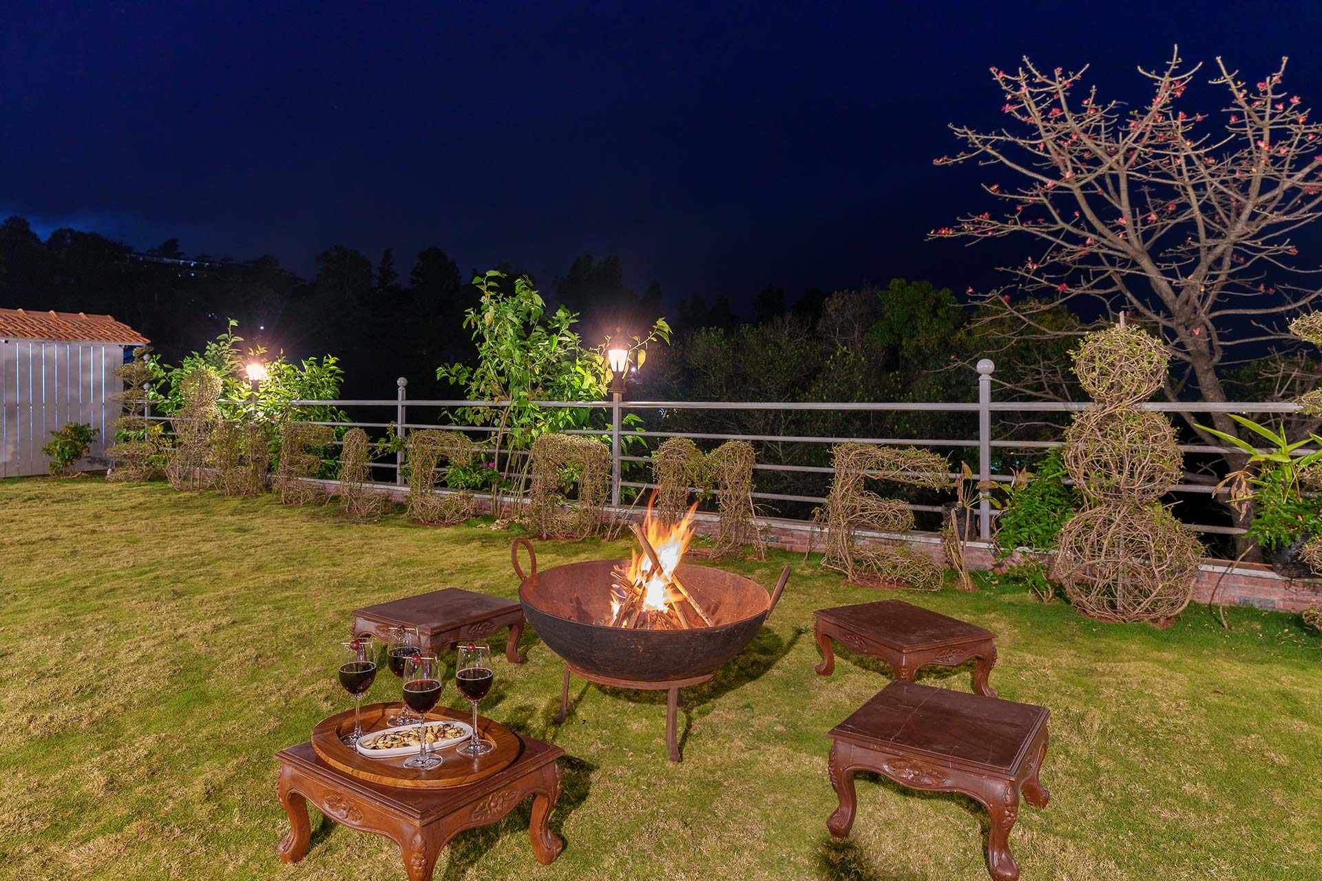 Lawn House @ Sula Wada