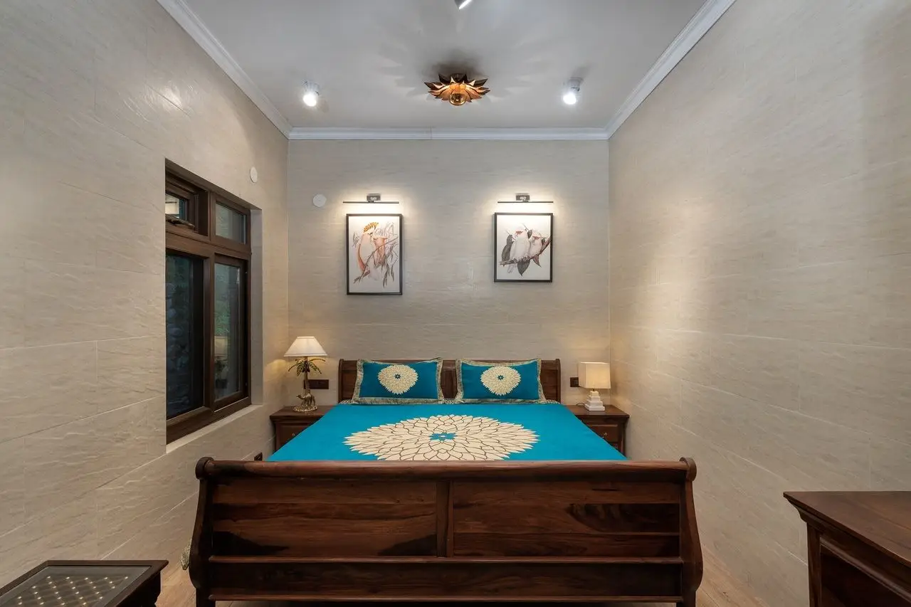 Zephyr Classic Cottage | Scenic Hill Getaway With Pool, Gym & Restaurant