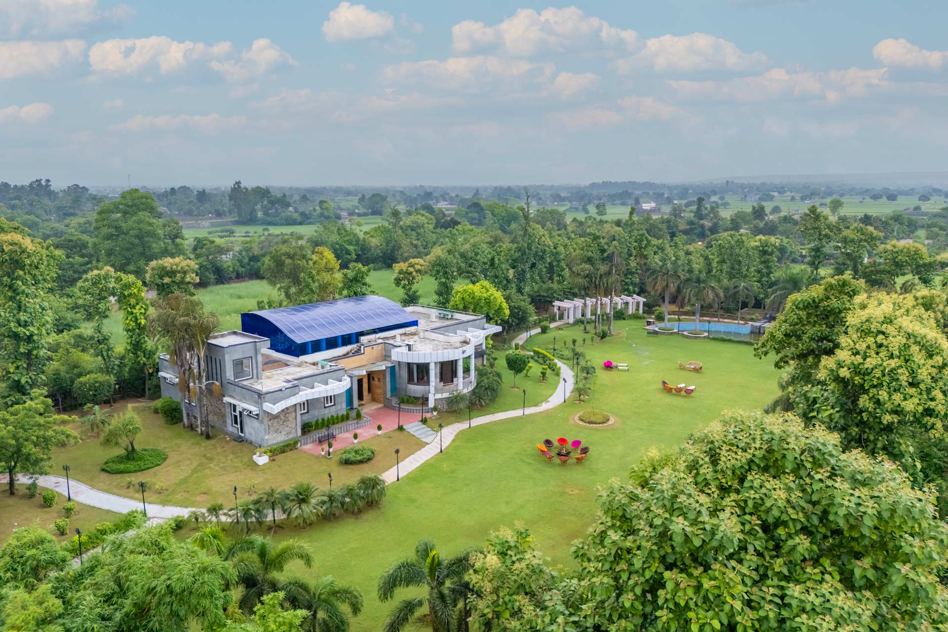 Wandering Vines W/Indoor Pool - Sohna