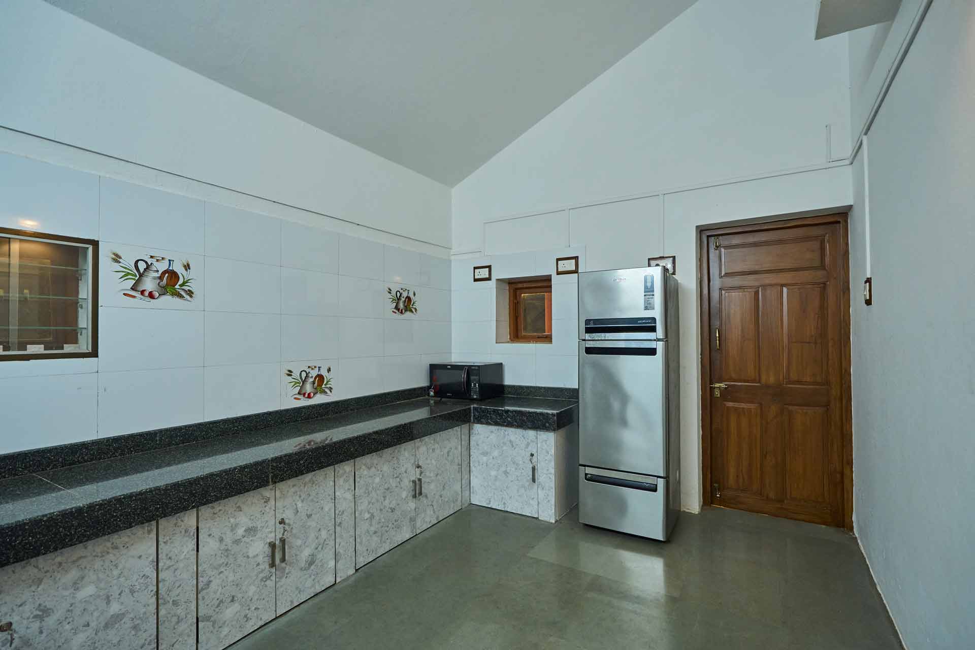 Cliffhanger Solitude - Gaganbawada