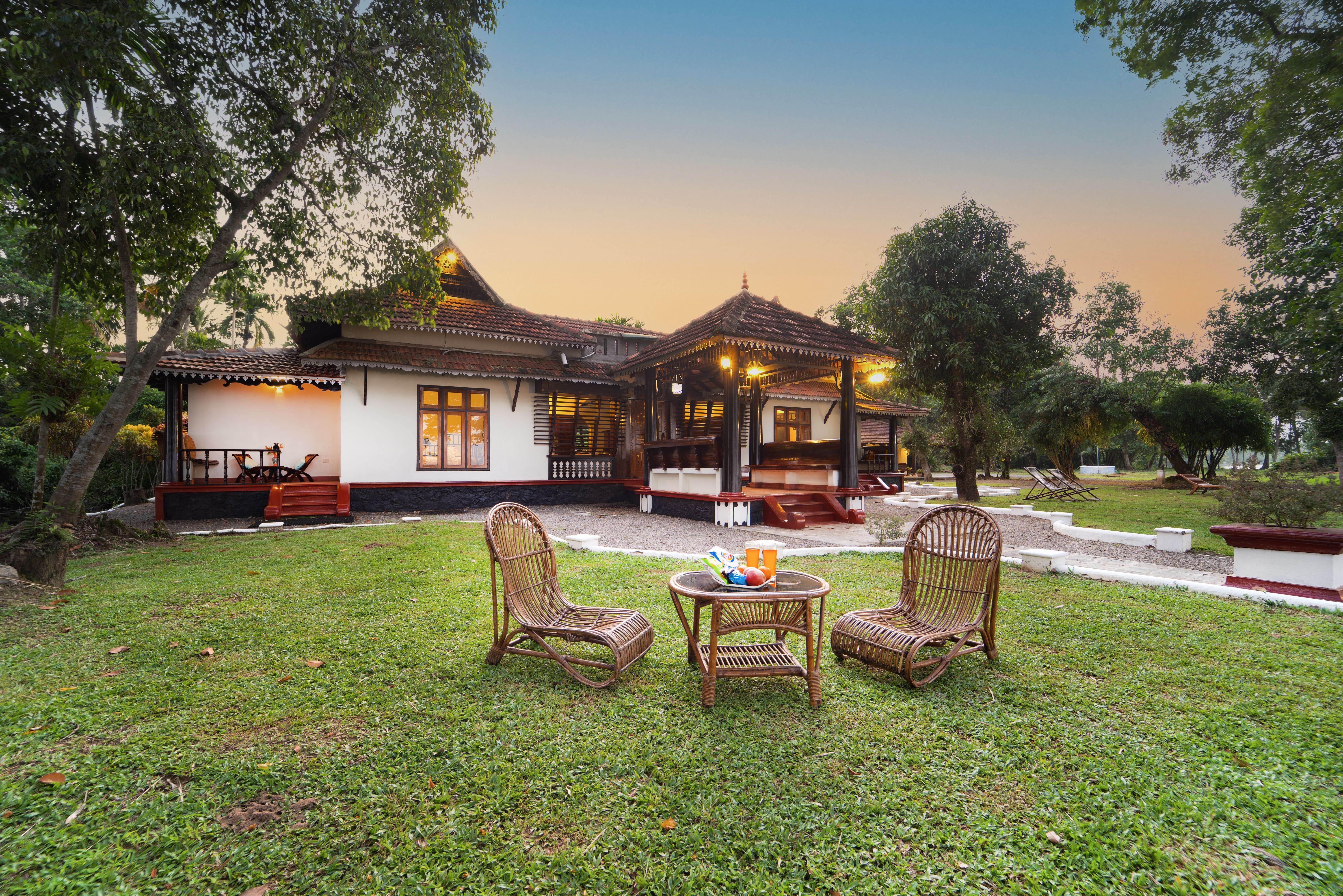 Vembanad House | Lakeside Heritage 4-Bedroom Retreat with Garden & Outdoor Sitting Area