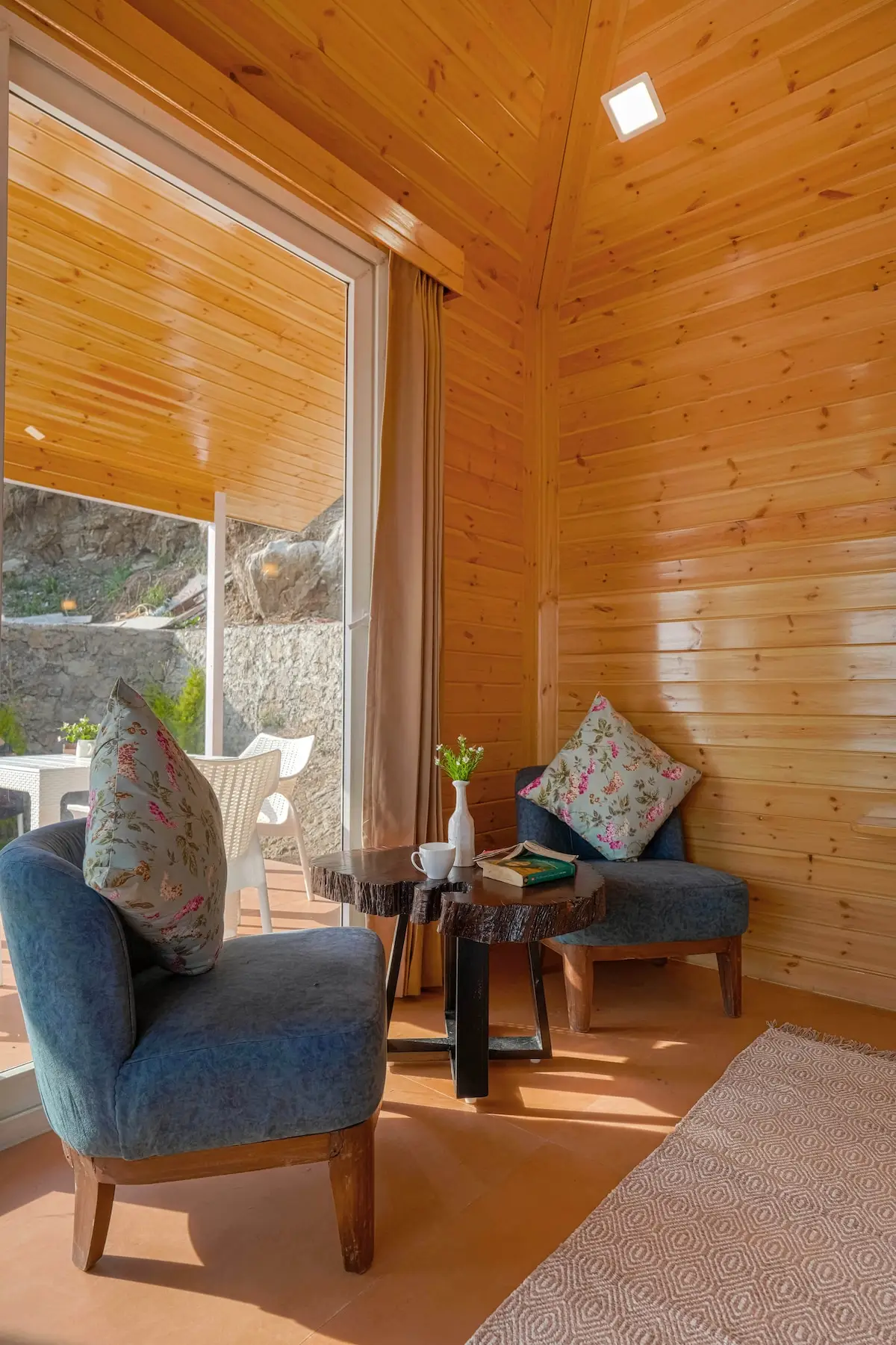 Top Tibba - Wooden Cabin with balcony & garden