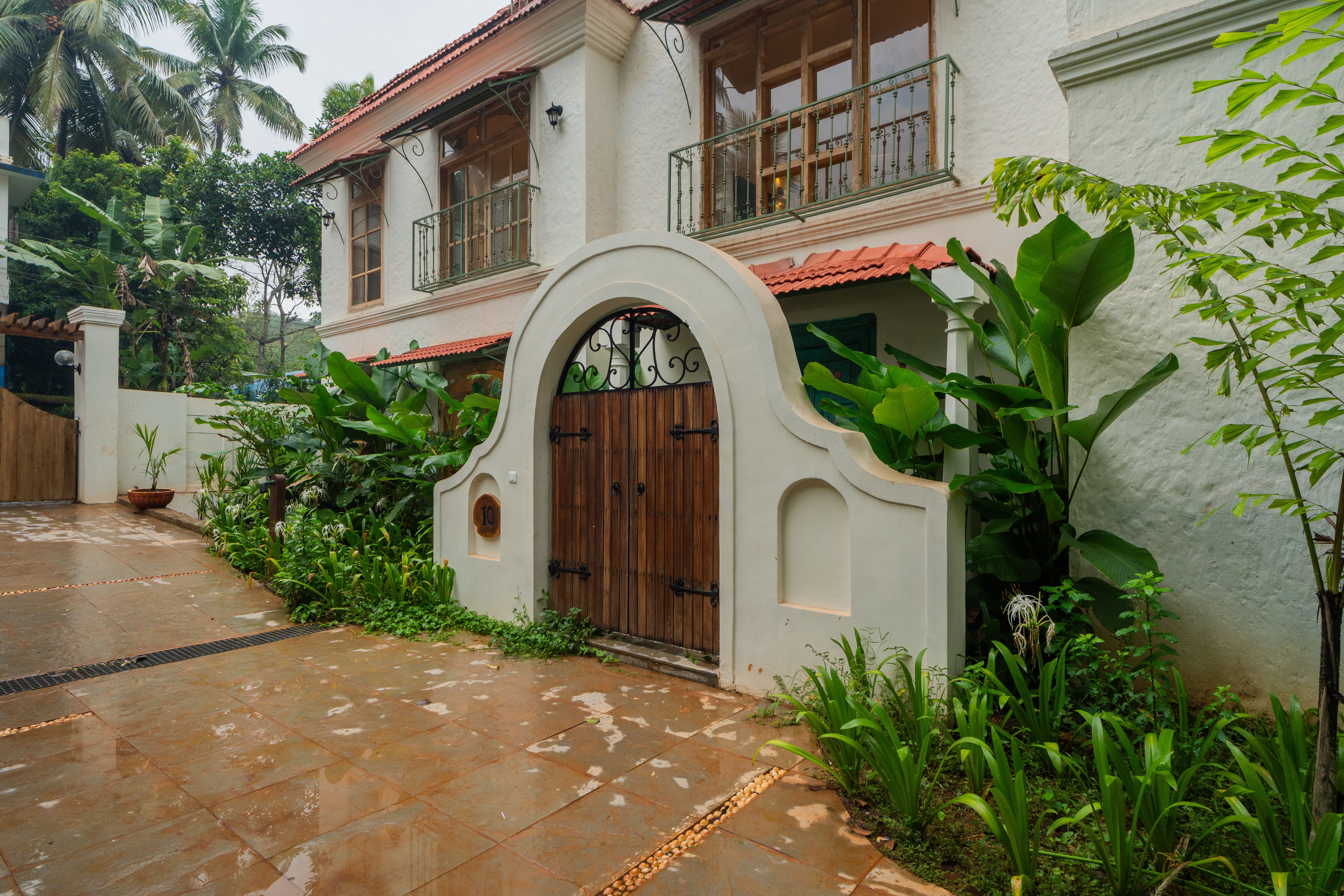 Amayah Rasa | 4-BHK Opulent Villa With Steam Room, Open Shower, Private Pool & Lift