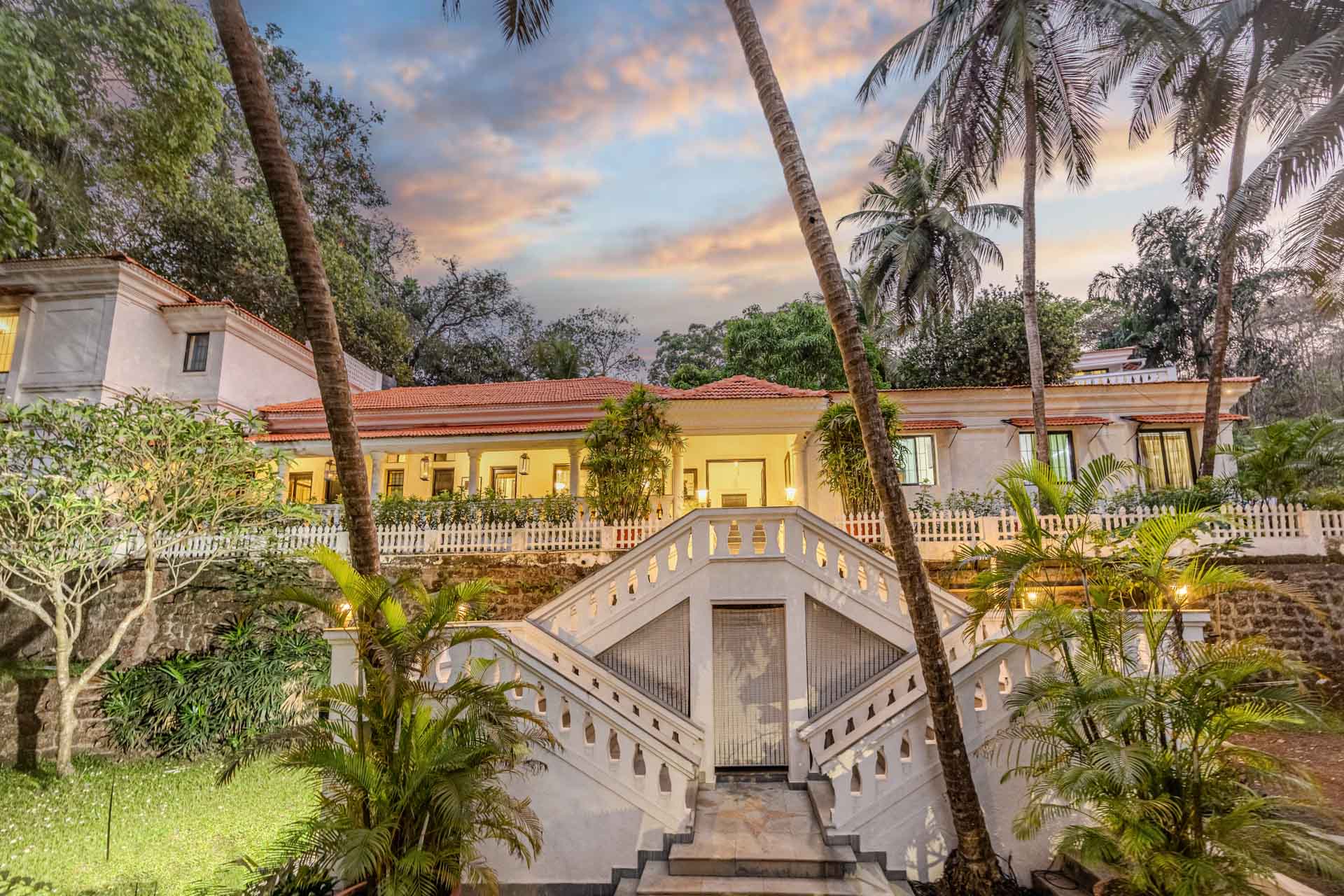 La Bougainvillea - Image 4