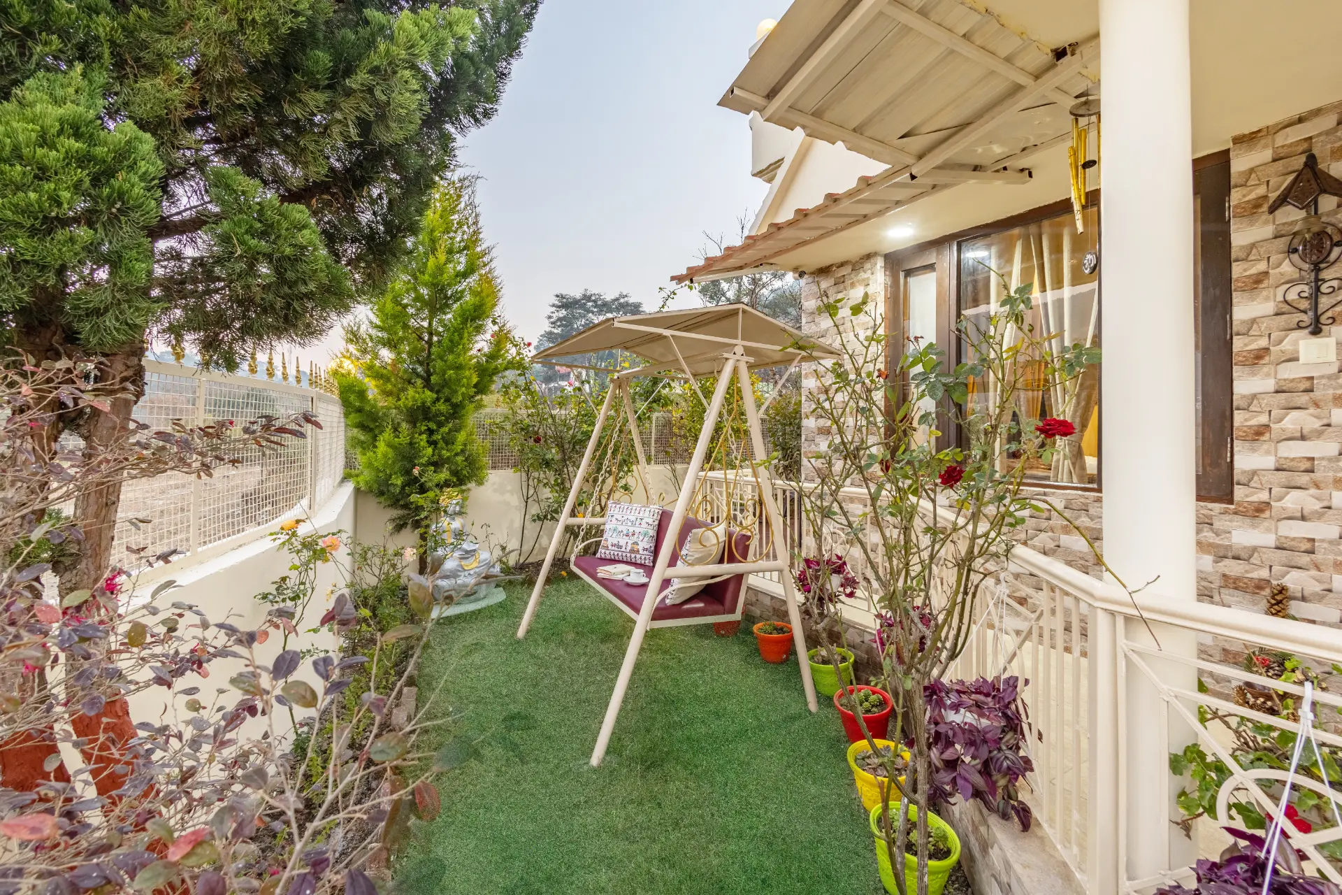 Cozy Nest | 2-BHK | Garden | Balcony | Swing | Bathtub | Bonfire Area - Image 4