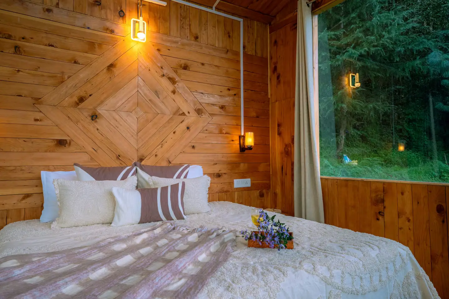 Van Gogh's Treehouse|Jacuzzi|Bonfire|Starry Nights