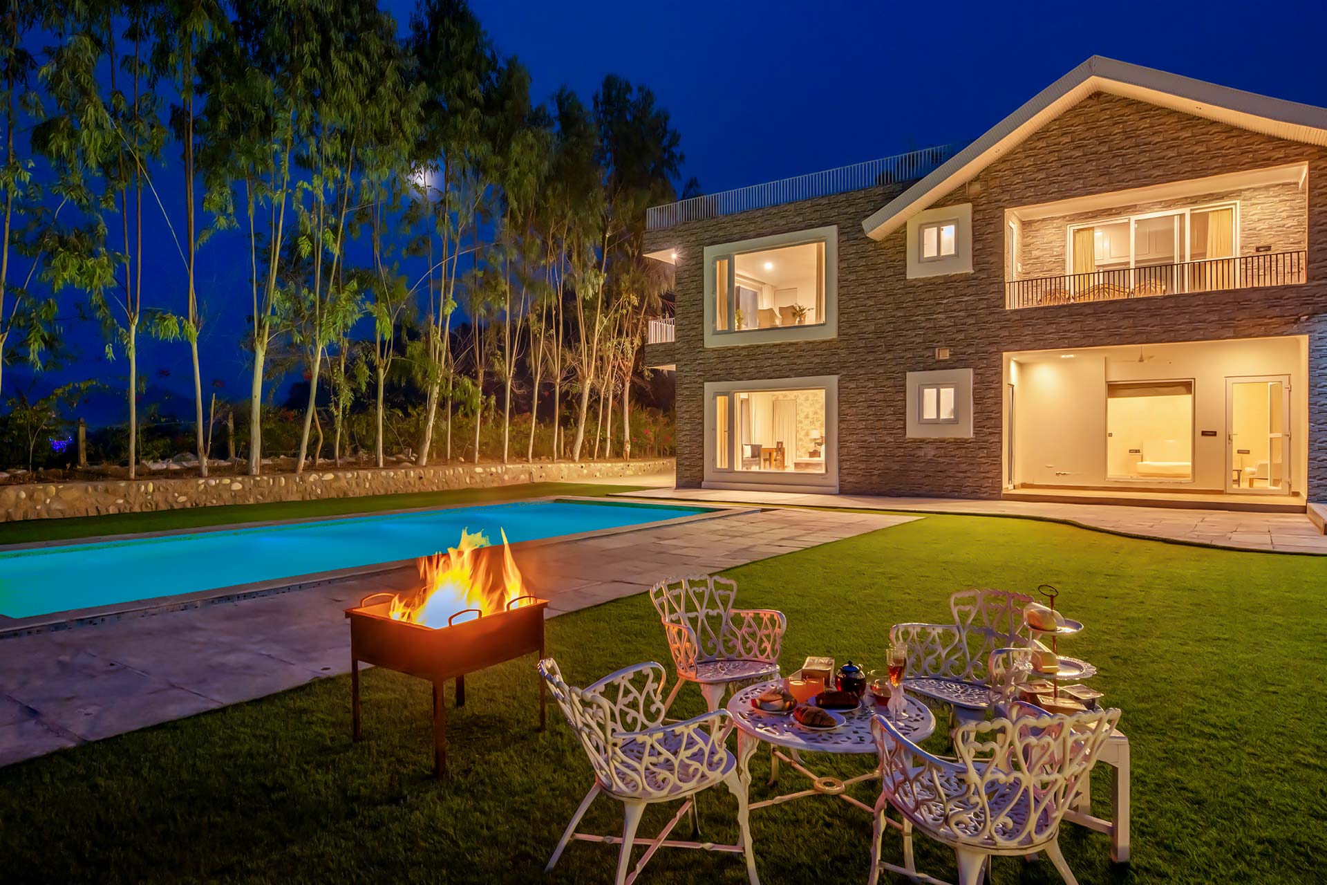 Silver Slopes w/outdoor pool