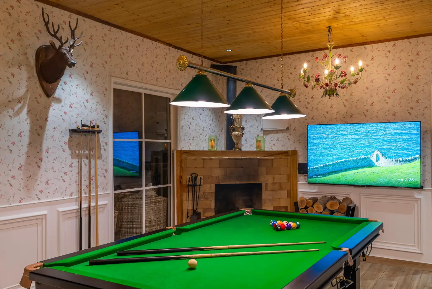 The English Country House | Victorian Suite 2