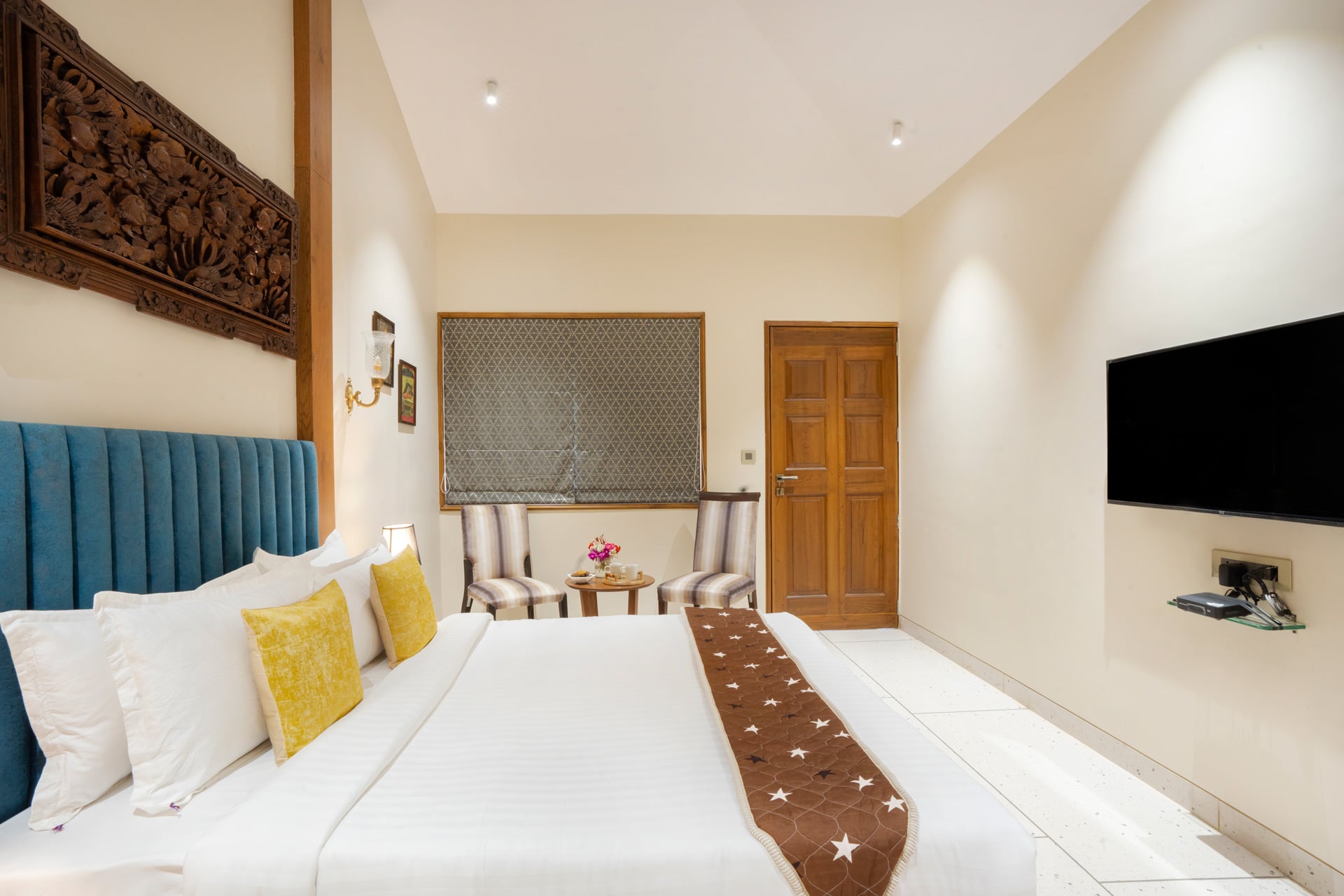 Lawn House @ Sula Wada