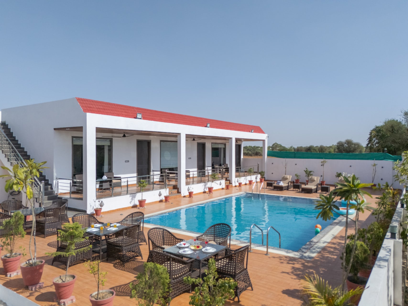 The Sunlounger - Image 4