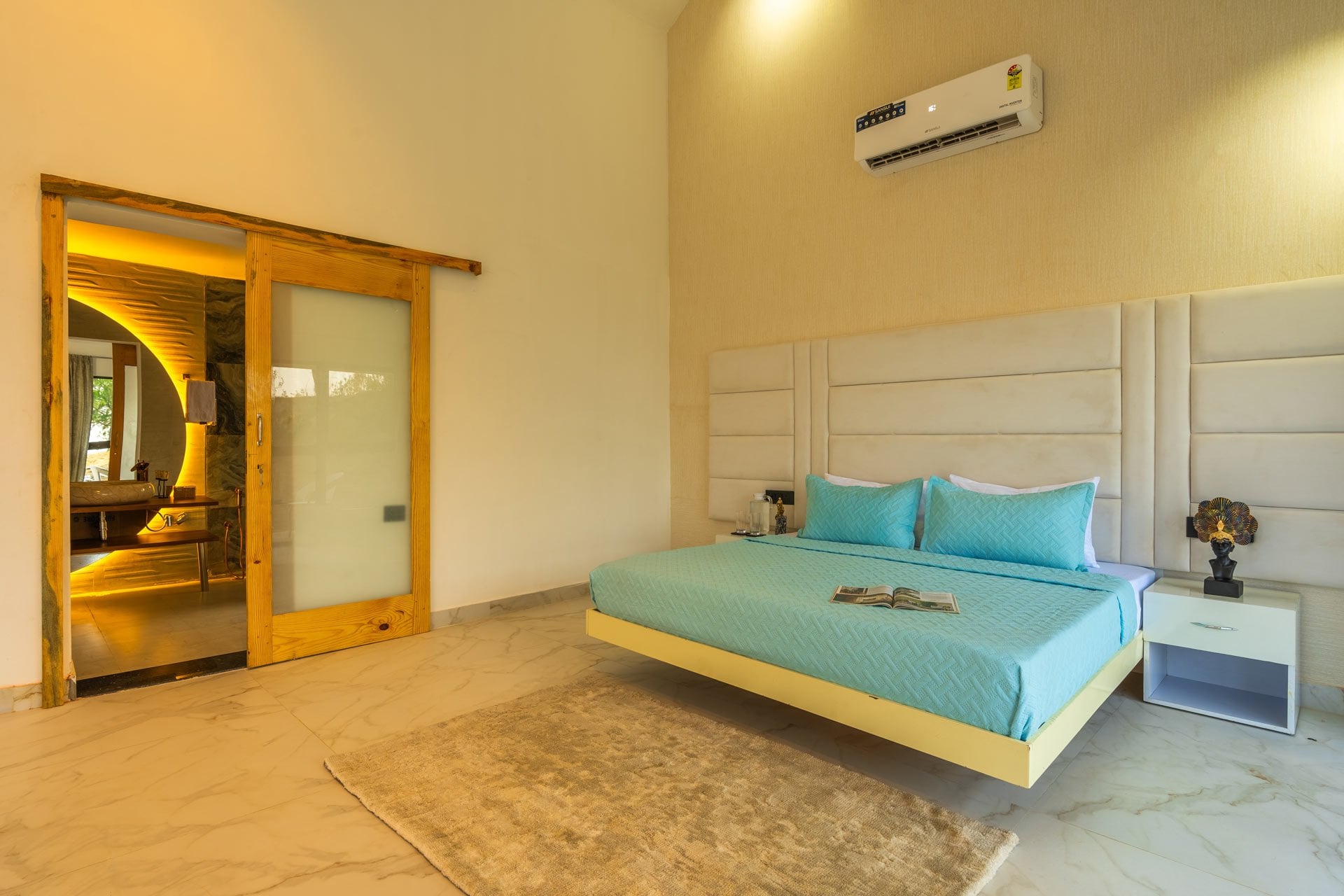 Luna Nova W/ Outdoor Pool - Ranikhet