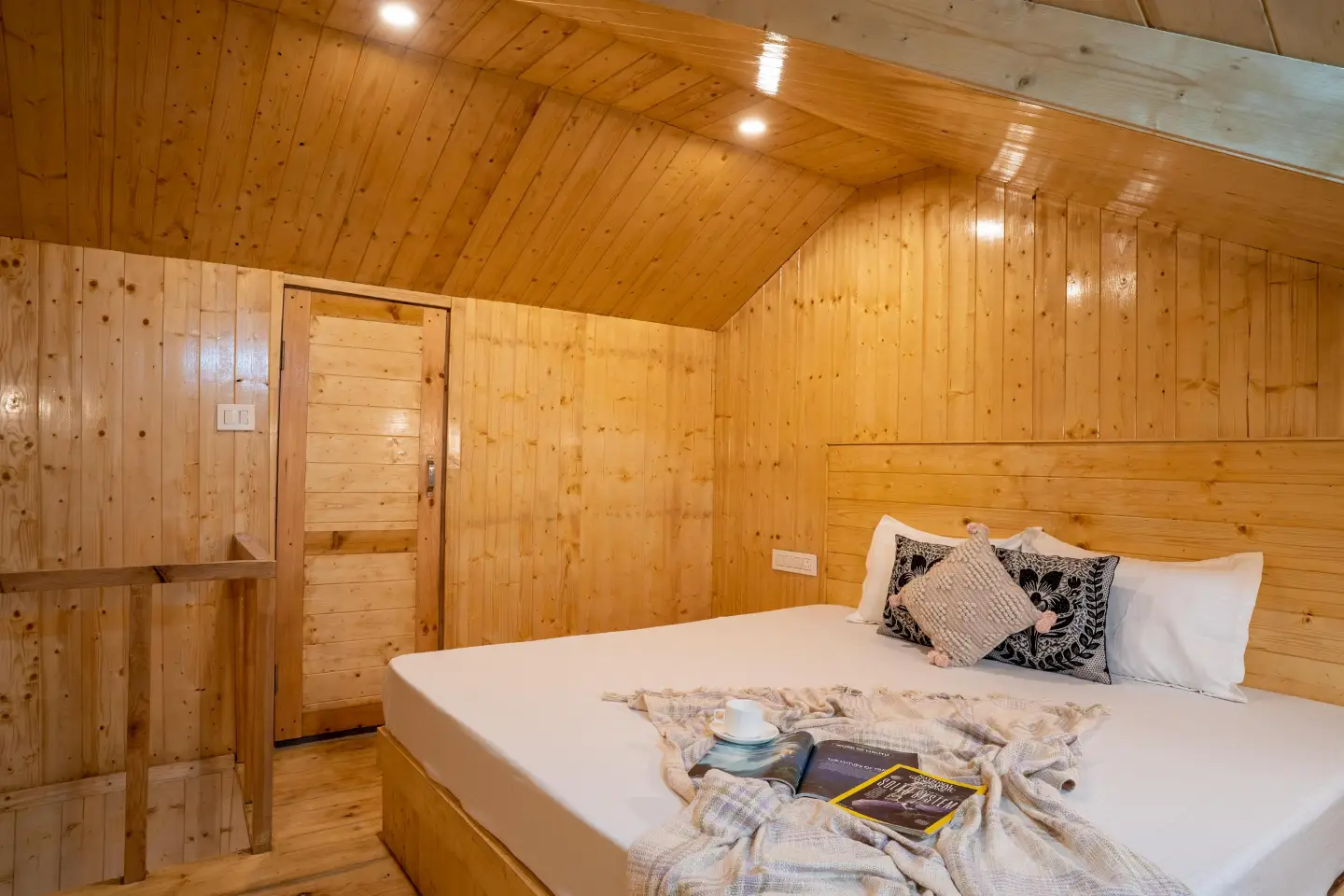 Jibhi Peaks Duplex Cottage With A Hot Tub