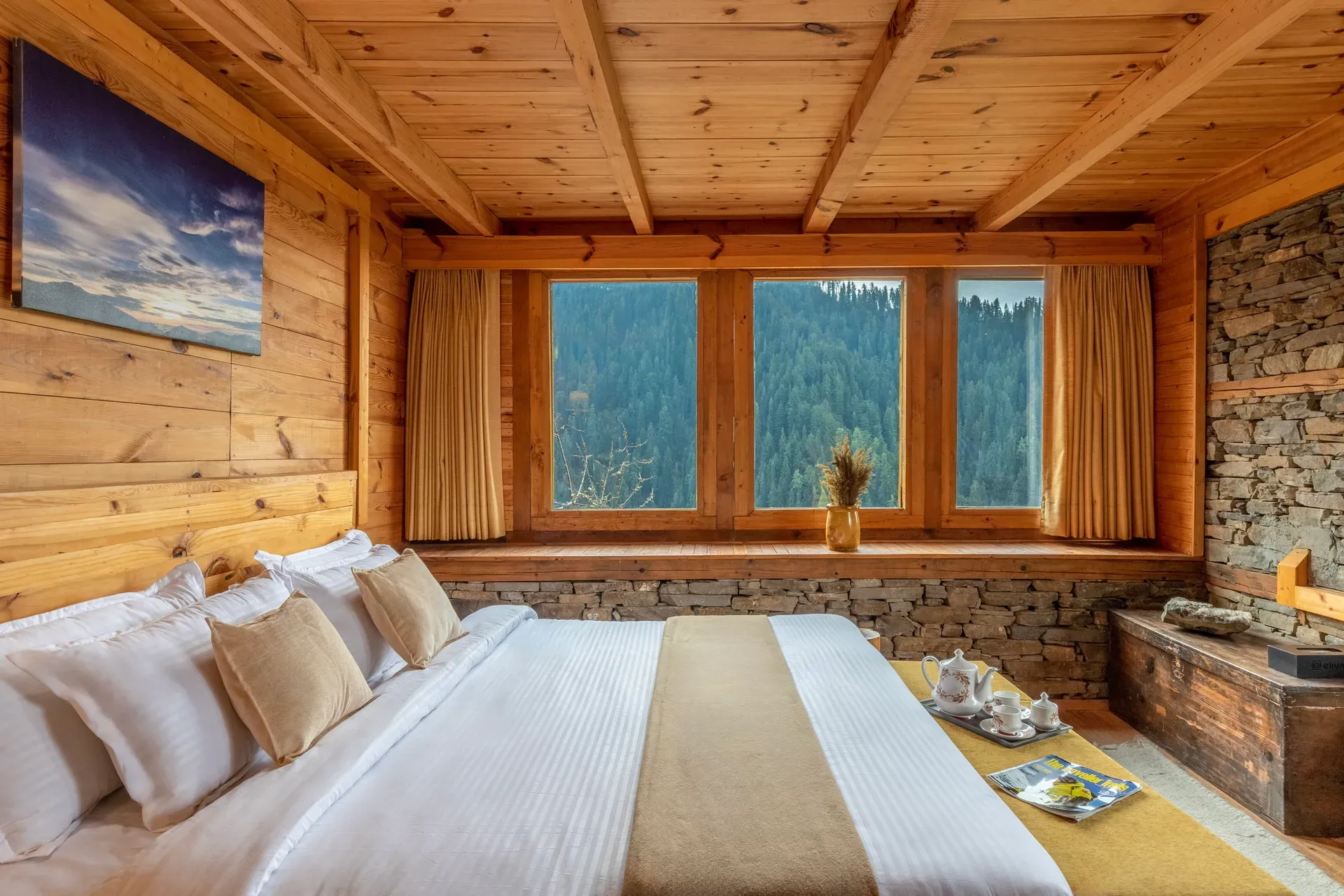 Silvana | Pet-friendly 3-Bedroom Retreat With Attic, Sauna & Garden Near Haku Temple