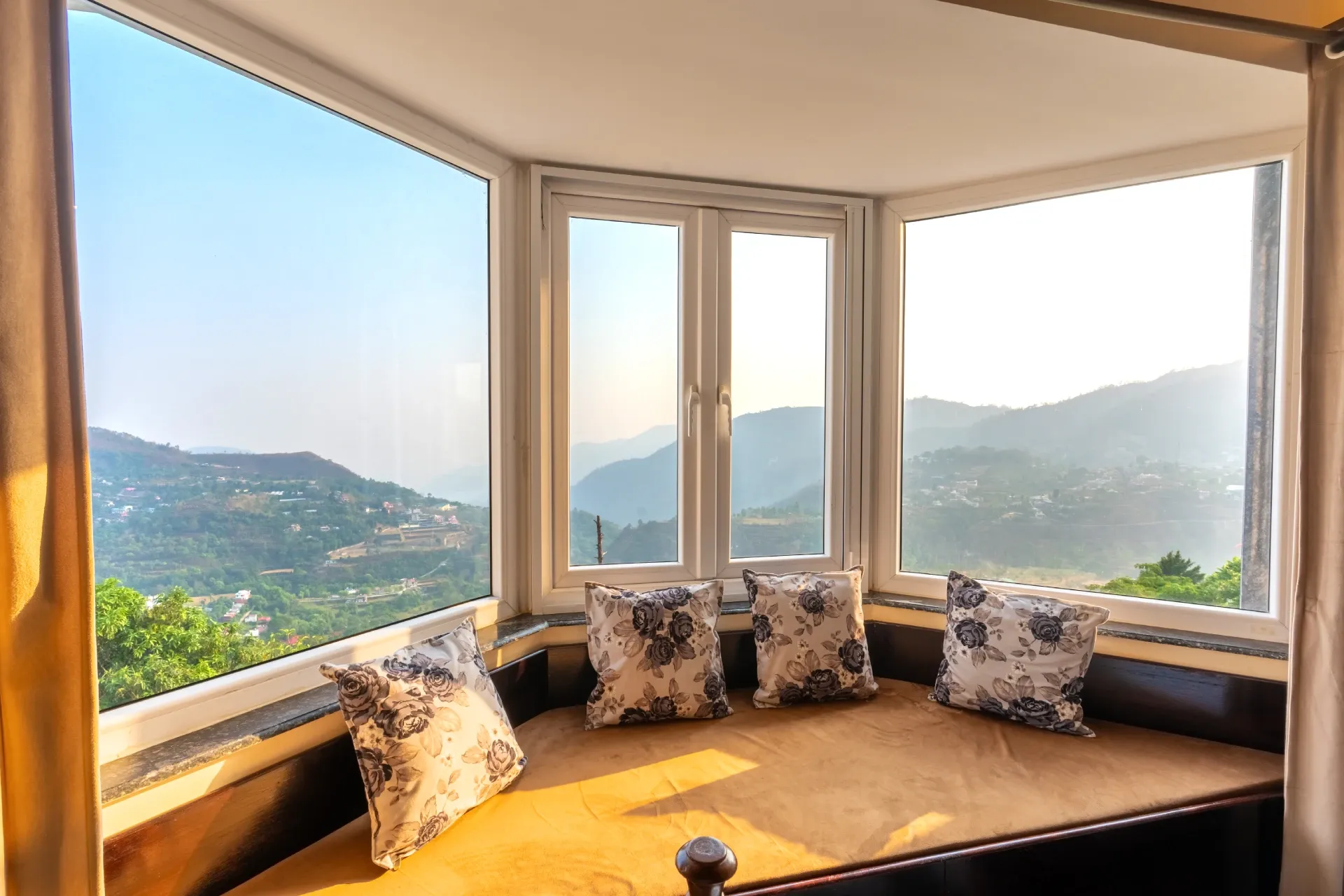 Peace | 2-BHK | Garden | Balcony | Near Bhimtal Lake | Pet-friendly - Image 4