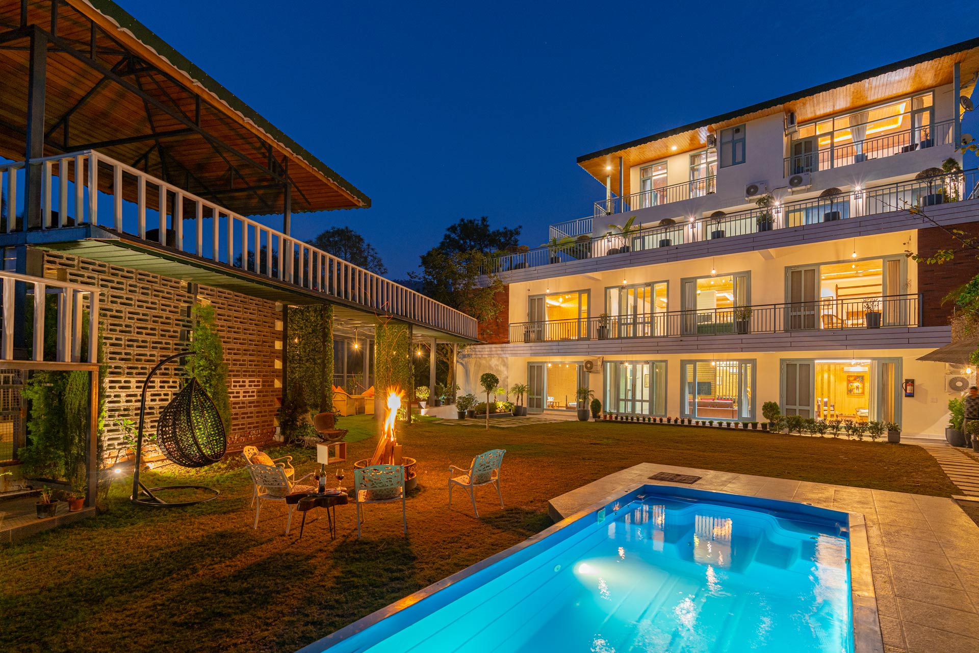 Crescent @ Aykon Estate W/ Outdoor Pool - Image 2